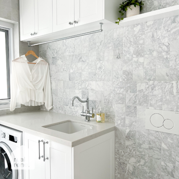 Turner Hastings Cuisine 46 x 46 Inset / Undermount Fine Fireclay Sink