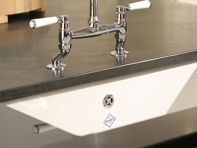 SCIN595WH | Shaws Inset 600 Sink