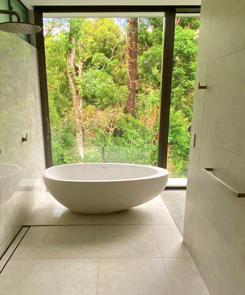 Pietra Bianca Whitney Freestanding Bath