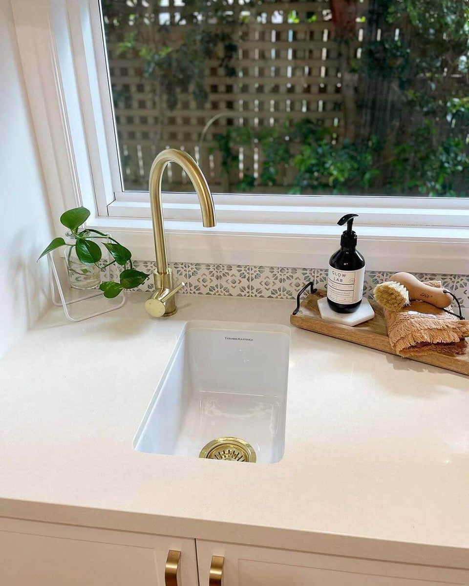 Turner Hastings Cuisine 30 x 46 Inset / Undermount Fine Fireclay Sink