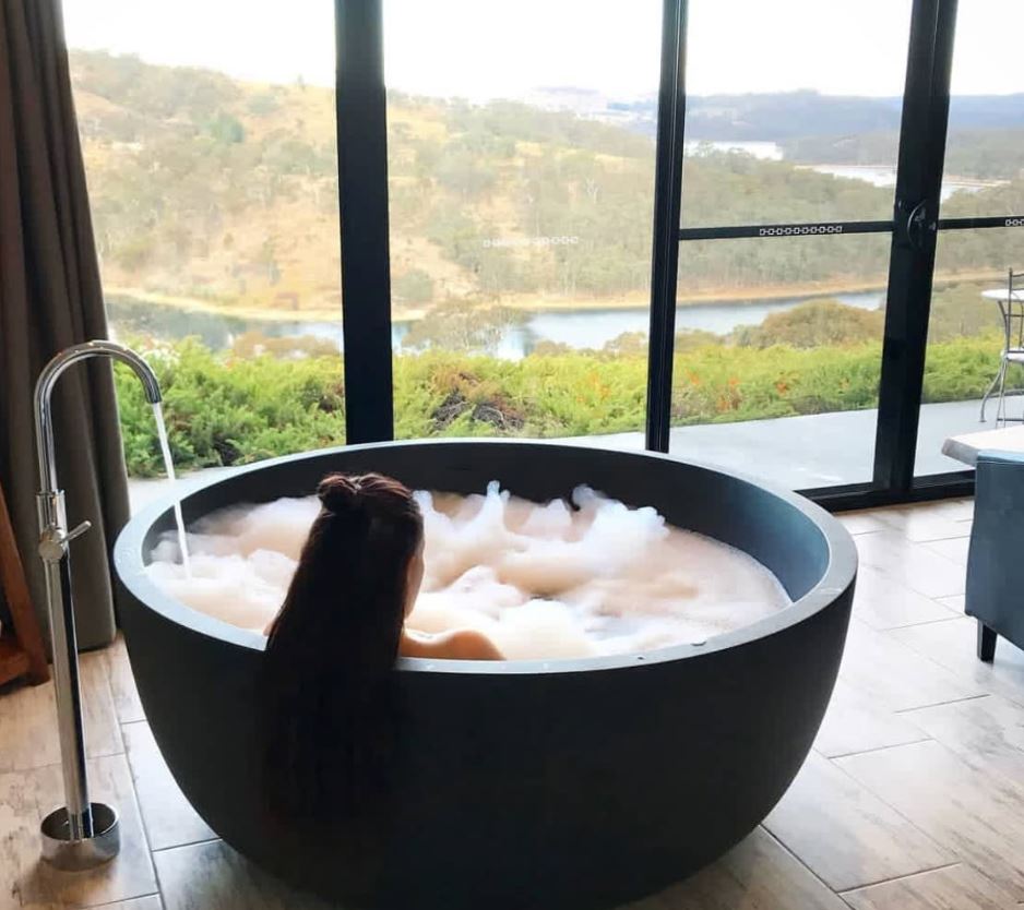 Pietra Bianca Romeo Freestanding Stone Bath