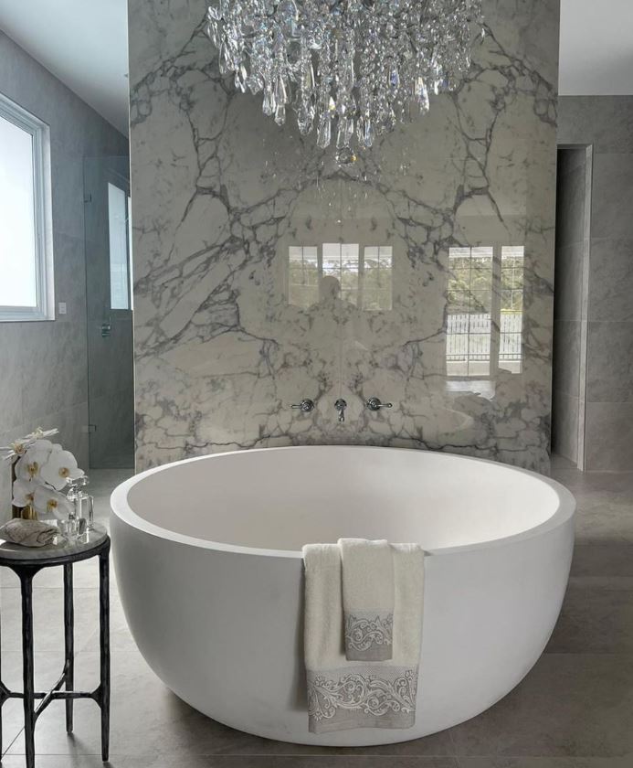 Pietra Bianca Romeo Freestanding Stone Bath
