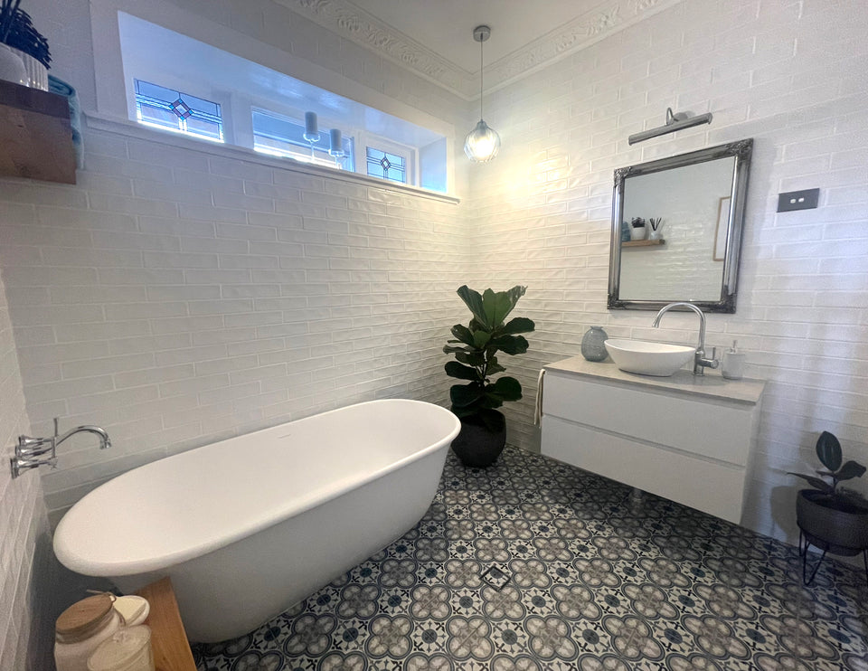 Turner Hastings Blanche 162 x 77 TitanCast Solid Surface Freestanding Bath — Satin Silk White