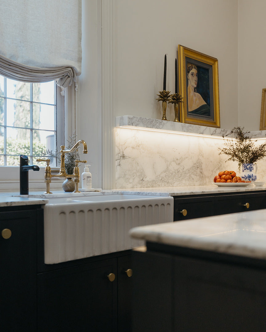 Turner Hastings Novi 85 x 46 Fine Fireclay Farmhouse Butler Sink — Gloss White