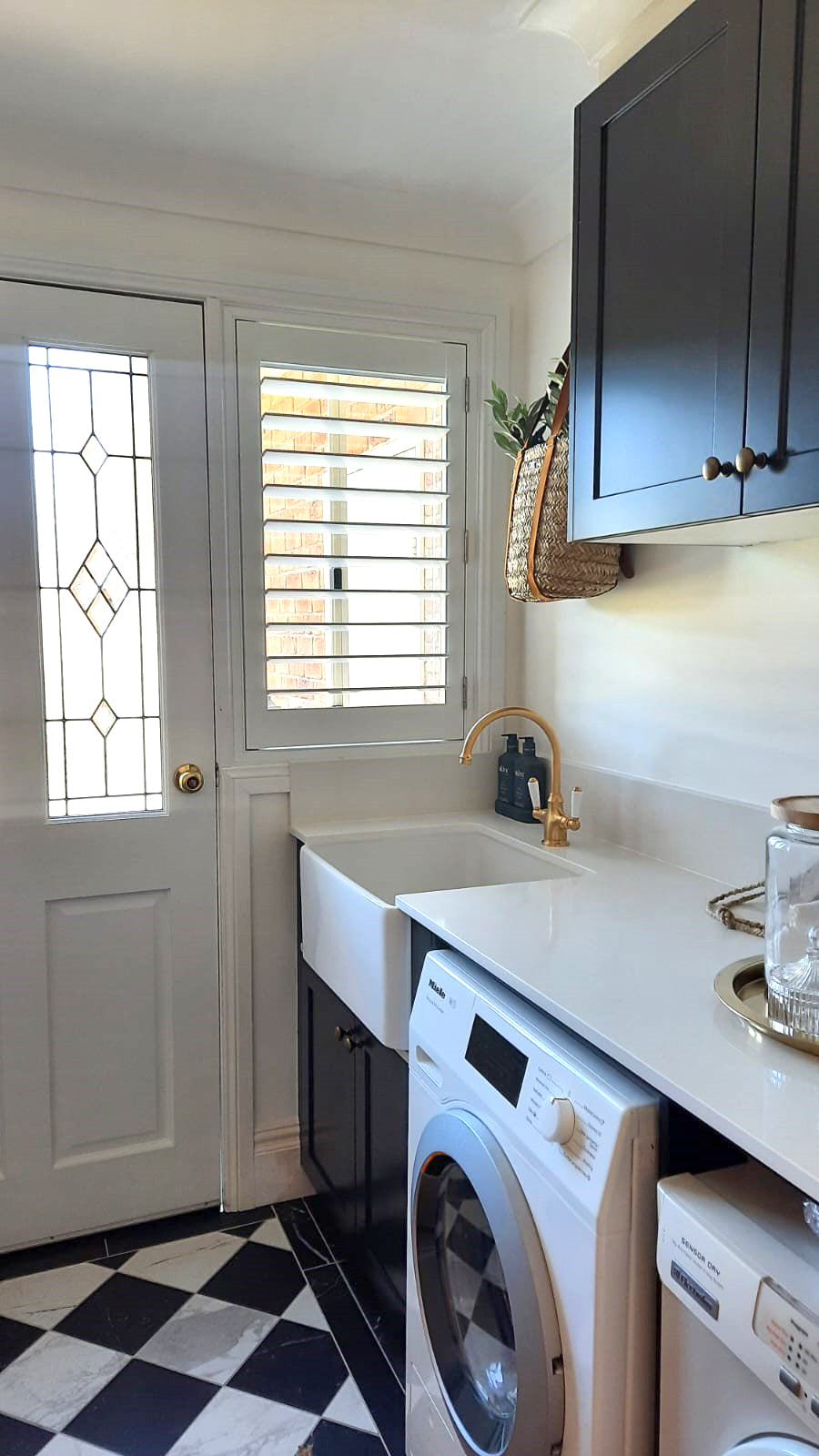 Turner Hastings Novi 60 x 46 Fine Fireclay Farmhouse Butler Sink — Gloss White