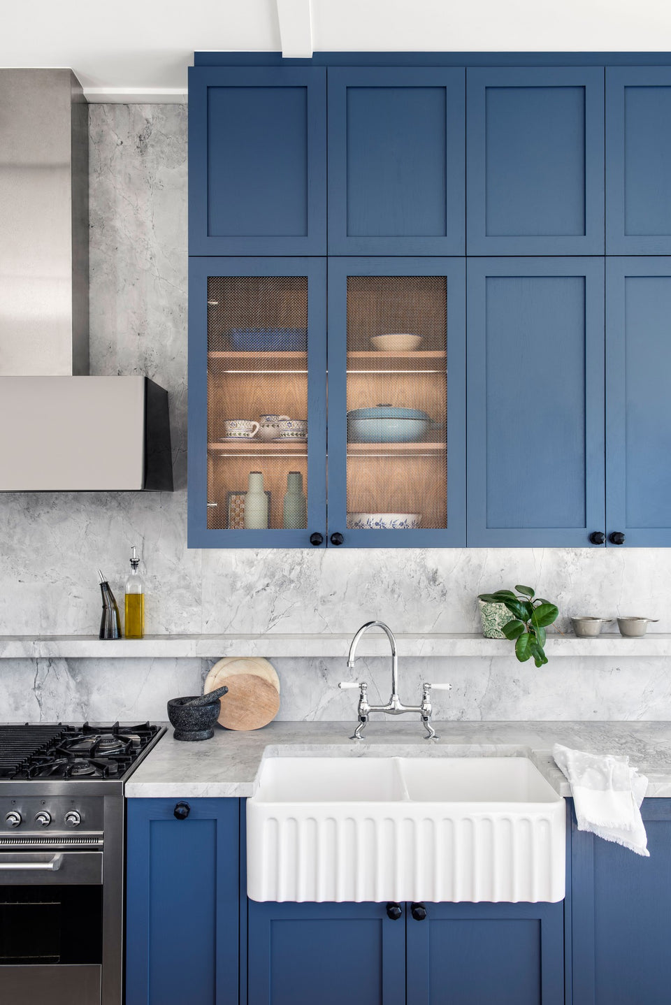 Turner Hastings Novi 85 x 46 Fine Fireclay Farmhouse Butler Sink — Gloss White
