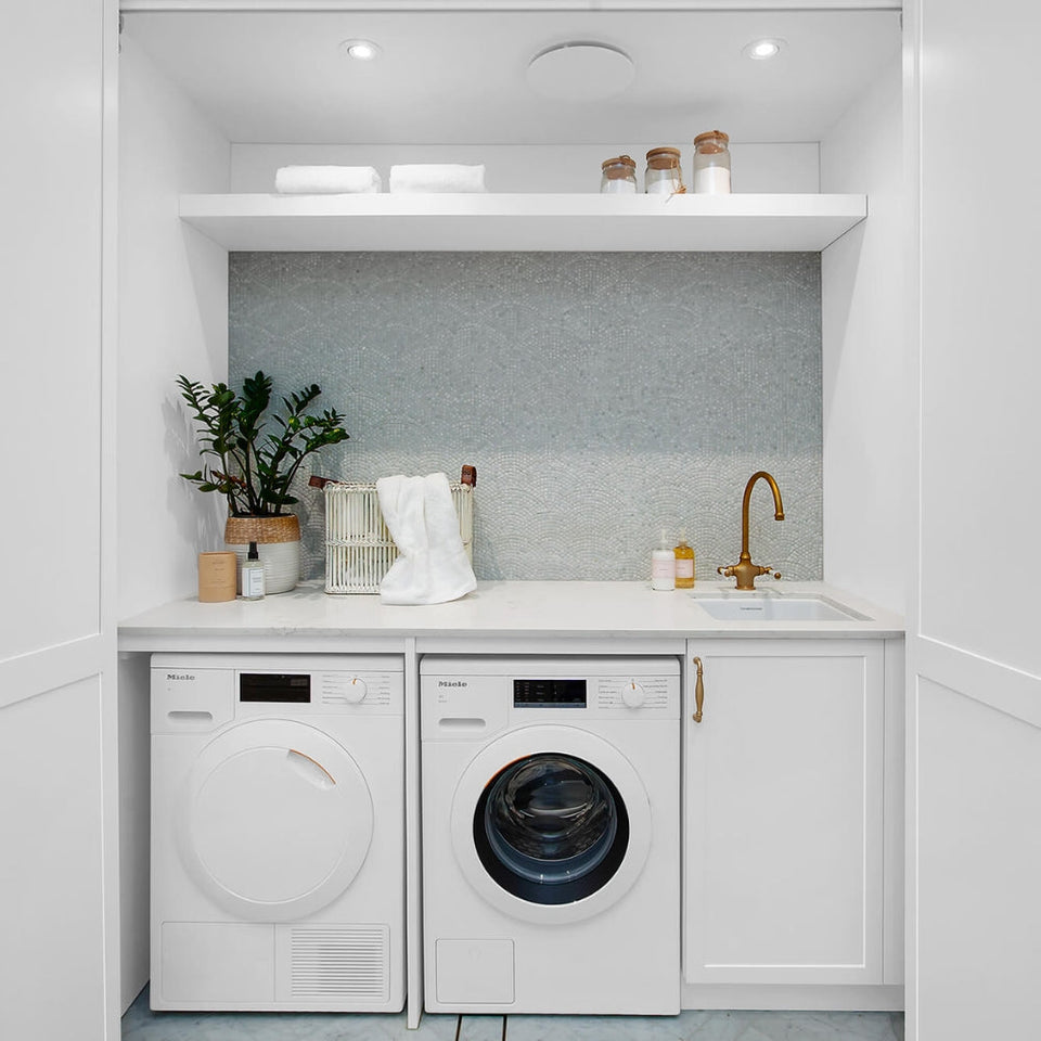 Turner Hastings Cuisine 46 x 46 Inset / Undermount Fine Fireclay Sink